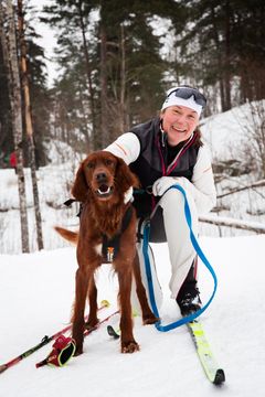 Generalsekretær Ingvild Bretten Berg og Ruffen (irsk setter)