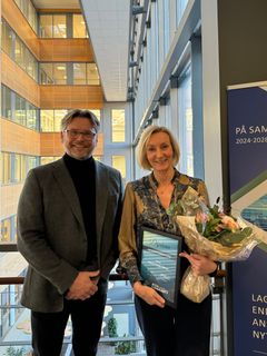 Tom Gjertsen, regionsdirektør i Atea Norge, og Hanne Tangen Nilsen, adm. direktør i Sykehuspartner.