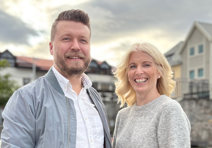 Tom Alexander Sandvær, bysjef Atea Molde og Kristiansund, og Marte Aarseth, direktør Atea Møre og Romsdal.
