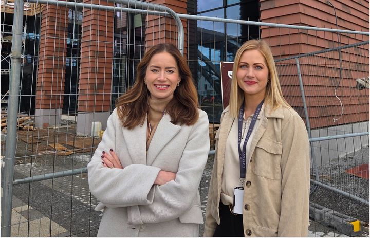 Stine Valen, direktør for Atea Haugalandet, og Antonie Pettersen, eiendomsforvalter i Caiano.