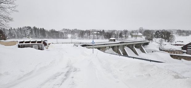 Kraftverk, snø, snørydding. Foto.