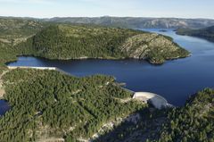Oppgraderingen av dam Juvatn er et godt eksempel på hvordan store vannkraftprosjekter kan gjennomføres på en måte som tar større klimahensyn ved å benytte lavutslippsbetong og elektriske anleggsmaskinger.