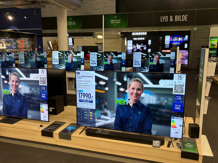 Vi rigger oss allerede for sommerens VM-fest. Dagene rundt VM-kvalifiseringen økte TV-salget med 60% sammenlignet med samme periode i fjor. Og vi kjøper stadig større skjerm, salget av TV-er på over 80 tommer har økt med over 20% hos Elkjøp denne høsten.