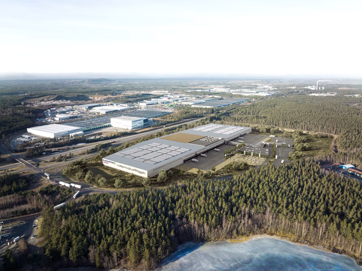 Elkjøps nye lageranlegg (animert i forgrunn) vil ligge på andre siden av veien for dagens sentrallager i Jönköping, Sverige. Ny total størrelse blir på 193 600 kvadratmeter. Foto: Catena.