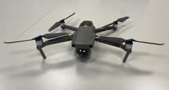 Nærbilde av drone klar for take-off for å telle reinsdyr.