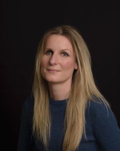 Hjerneforsker Marte Roa Syvertsen peker på at nordmenns forhold til isklassikerne har en sammenheng med hvordan smak, lukt, minner og følelser henger sammen.