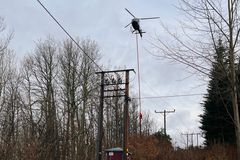 For å sikre strømforsyningen vil Glitre Nett utføre linjerydding langs høyspentnettet med helikoptersag.