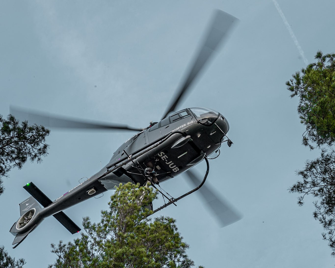 Starter opp helikoptersaging langs høyspentlinjene