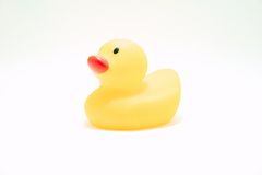 Myk plast bør man være forsiktig med å kjøpe brukt. Produkter fra før 2007 kan inneholde giftige ftalater som kan være hormonforstyrrende. Foto: Unsplash.com