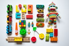 Det er viktig å påse at brukte leker er hele og ikke medfører noen kvelningsrisiko. Foto: Unsplash.com