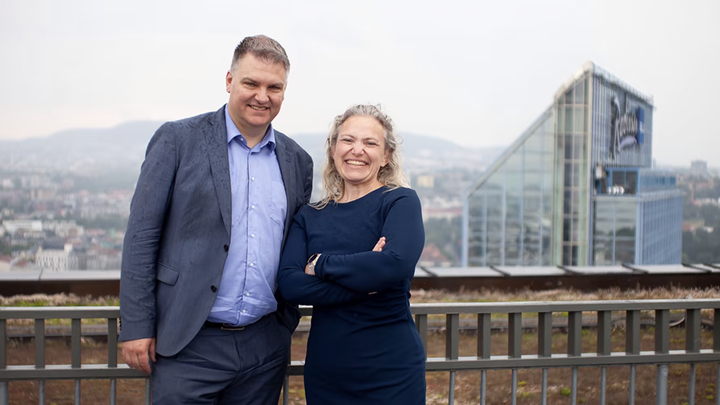 Odd Inge Bjørdal i Sopra Steria og Nina Brattetaule i Archer (foto: Sopra Steria)