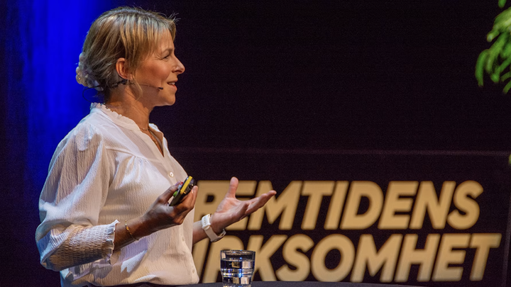 DIGITAL HJELP. Bærekraftleder Johanne Kjuus bruker digitalisering og automatisering for å nå Orklas ambisiøse klimamål. Foto: Kjetil Grude Flekkøy / Sopra Steria