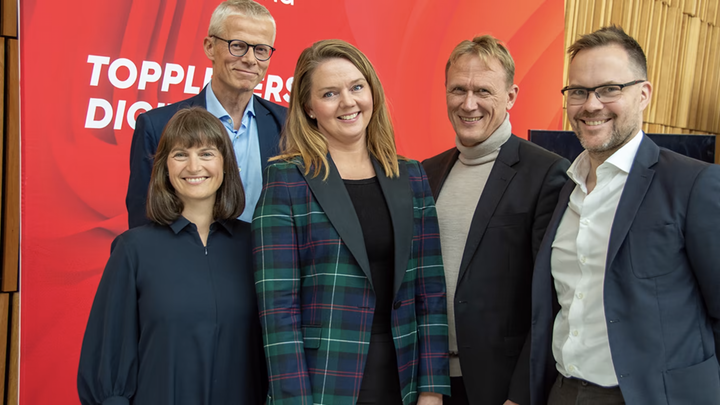 Fra venstre: Leder for organisasjon, lederskap og kulturi Sbanken, Lene Eltvik Vindfeld, NAV-sjef Hans Christian Holte, leder for BC i Sopra Steria, Lillian Røstad, konsernsjef Rolf Barmen i Elmera Group og Hallgeir Varsi, Sopra Steria
