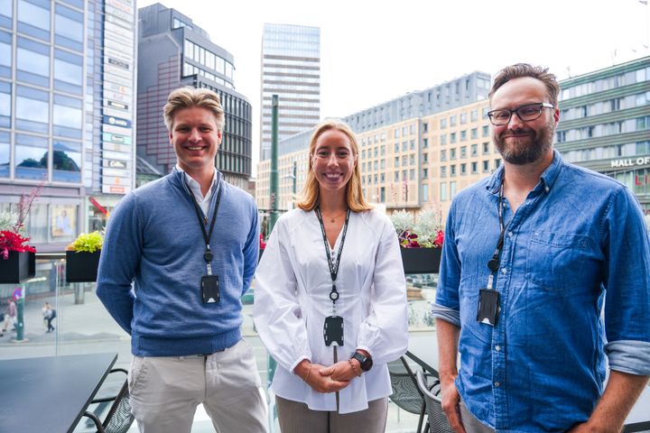 Julius Schmidt Birkevold, Helene Gade Gørbitz og Espen Sanne Rotegård er tre av de 305 nyansatte i Sopra Steria som startet i august.
