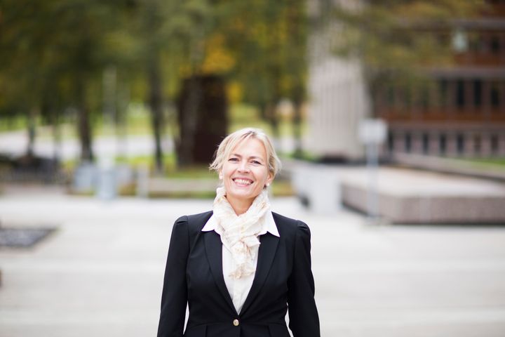 Kristin%20Lind%2C%20direkt%F8r%20str%F8mnett%20og%20beredskap%20i%20Fornybar%20Norge.