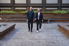 Svein-Åke Artnzen, leder for IT-plattformer i SpareBank1 Utvikling (t.v) og Mattis Frøynes, direktør og forretningseier for nettverk i Sopra Steria.