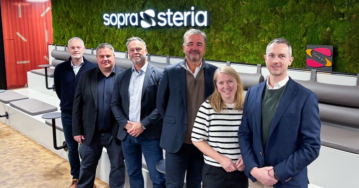 Lysehar valgt Sopra Steria som strategisk samarbeidspartner. Fra venstre: Sjur Hardeland, Jørgen Morken og Yrjan Reime fra Sopra Steria og Rune Nilsen, Kari Steine Aase og Øyvind Feed fra Lyse.