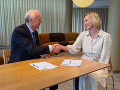 Kjell Rusti, administrerende direktør i Sopra Steria og Hanne Tangen Nilsen, administrerende direktør i Sykehuspartner.