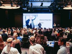 Her har 267 nyutdannede sin første dag i ny jobb hos Sopra Steria.