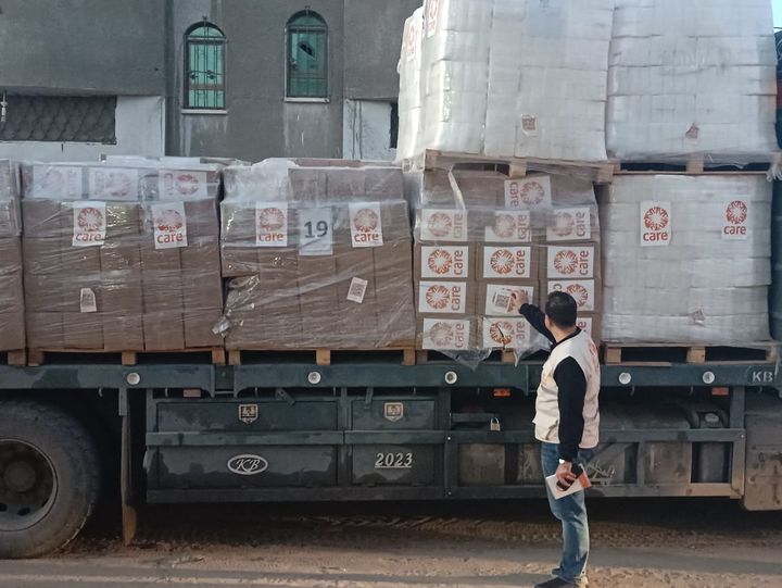 Nylig ble 596 hygienekits distribuert til familier som har søkt tilflukt i byen Rafah, nær den egyptiske grensen.