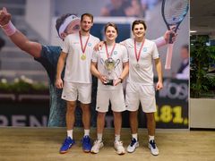 Norgesmester Stabekk Tennisklubb, f.v: F.v: Marek Lukacovic, Sebastian Hawken og Victor Ahlbäck.