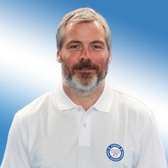 Turneringsansvarlig Svein Are Lapstun kan friste med tennis i by og bygd de neste månedene. Til sammen 183 klubber er med i årets utgave av divisjonstennisen.