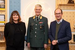 Anne Karin Pessl-Kleiven, brigader Arne Opperud og tidligere redaktør Stian Eisenträger.