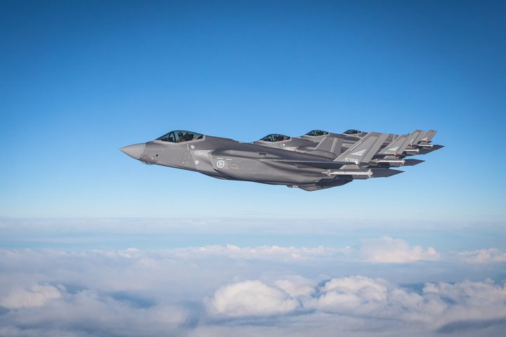 Fire norske F-35 flyr til Island i forbindelse med Iceland Air Policing 2023.