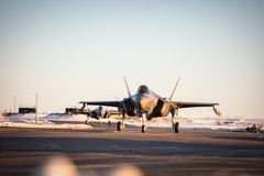 To norske F-35 taxer på Island i forbindelse med Iceland Air Policing 2023.