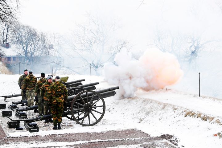 Fra en salutt på Akershus festning i 2022.