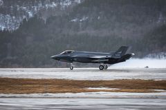Norsk F-35 på Evenes flystasjon under Cold Response 2022