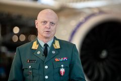Petter Iversen under en pressekonferanse etter signering av ny avtale med SAS om strategisk luftevakuering.