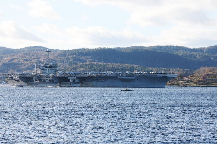 USS «Harry S. Truman» i Oslofjorden fredag.