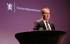 Forsvarsminister Bjørn Arild Gram deltar under årets konferanse. Her fra konferansen i 2023.