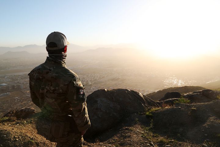 Gjennom 20 år deltok mer enn 9000 norske kvinner og menn i internasjonale operasjoner i Afghanistan.