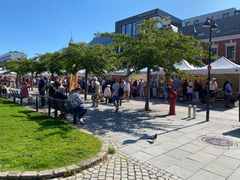 Mange lokalmatprodusenter selger på Bondens marked og nå skal nytt verktøy gjøre det enklere for andre som vil starte opp. Her fra Kristiansand.