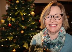 Arvas administrerende direktør, Eirin Kjølstad, er glad for å bidra til at flere får ei fin jul både lokalt og globalt. Foto: Stina Sønvisen/Arva
