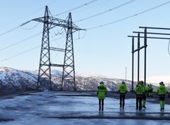 Arva på omvisning på Salten trafo i Sørfold, Nordland (Arkivfoto: Stina Sønvisen, Arva)