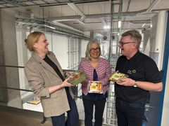 På jakt etter en ny kyllingfavoritt. F.v. administrerende direktør Hilde Talseth, leder for produktutvikling Aslaug Rustad og salgsdirektør Gisle Ranum. Foto: Norsk Kylling