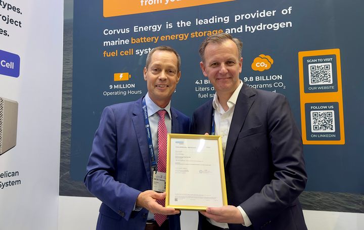 Olaf Drews, Head of Engines & Pressurized Equipment Maritime DNV and Fredrik Witte, CEO of Corvus Energy with the type approval certificate for the Corvus Pelican Fuel Cell