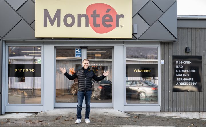 OFFISIELL ÅPNING: Administrerende direktør i Byggevare Midt-Norge, Geir Oksavik, foran Montér på Fillan, en av de fem nye Montér-byggevarehusene som ble offisielt åpnet i dag.