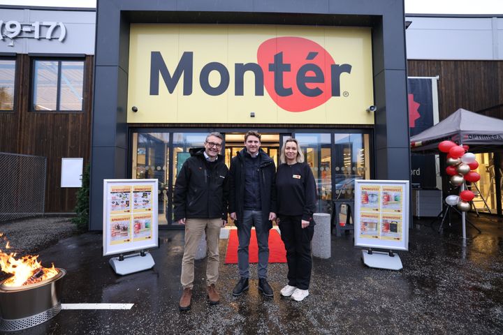 Administrerende direktør i Optimera, Erik Tønnesen, regiondirektør i Optimera, Henrik Farmen og daglig leder nye Montér Hønefoss, Elisabeth Evensen