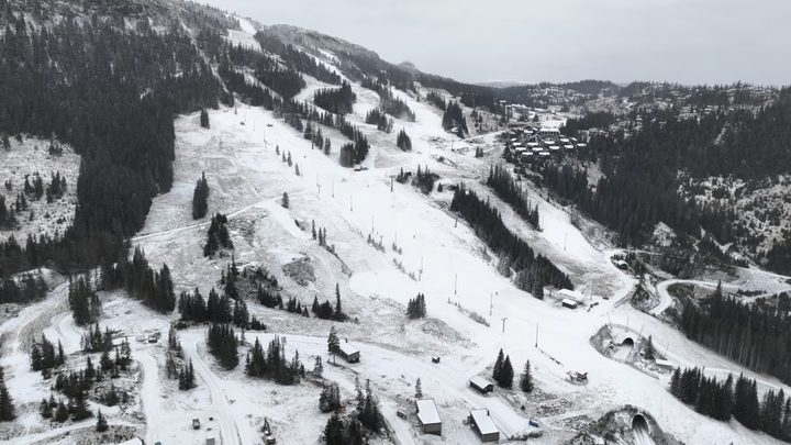 HVITE FJELL: Kvitfjell i all sin prakt med masse snø! Sesongåpning er 3. november! Foto: Alpinco.