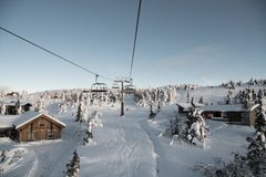 TOG TIL FJELLS: Fra desember kan man igjen ta toget og gå av på Kvitfjell stasjon. Det betyr at man nesten kan skli rett fra tog til stolheis!