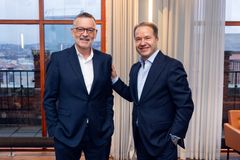 Fra venstre Jan-Erik Larsen, partner og daglig leder i Kruse Larsen sammen med Lars Erik Grønntun, styreleder i Paritee.