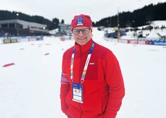 VM-sjef Åge Skinstad smiler bredt på VM-arenaen i dag. Billettmålet på 220 000 solgte billetter er nådd.