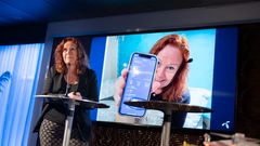 5G på soverommet: Teknologidirektør i Telenor, Ingeborg Øfsthus, er blant de i Norge som allerede har fått 5G. Her har hun tatt en hastighetstest på soverommet sitt – med resultat på over én gigabit pr. sekund. Foto: Martin Fjellanger