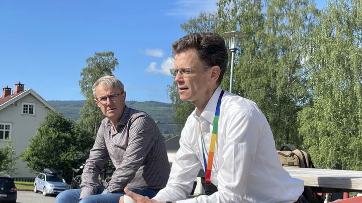 Telenor Norge fortelle nå en annerledes 5G-historie, en historie om en ny måte å bygge hardførhet i nettet på. Her er administrerende direktør i Telenor Norge, Petter-Børre Furberg, ved Telenors teknologisenter på Fåberg. Foto: Anders Krokan
