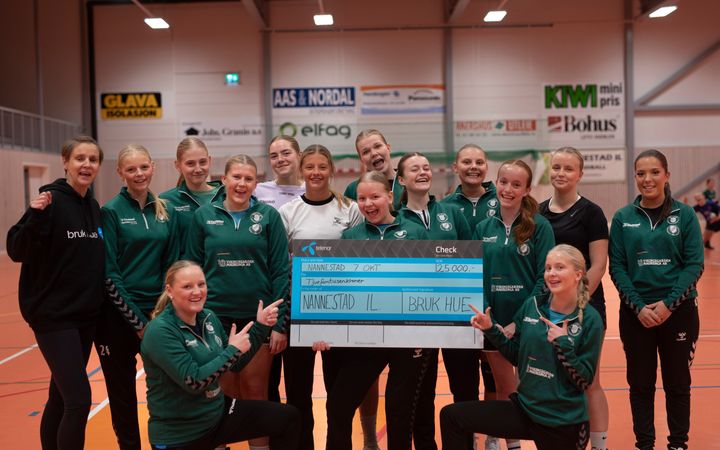 Nannestad IL Håndball Jenter U16 stakk av med BRUK HUE-prisen.