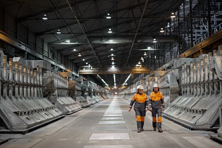 Fra innsiden av Hydros aluminiumsanlegg i Årdal